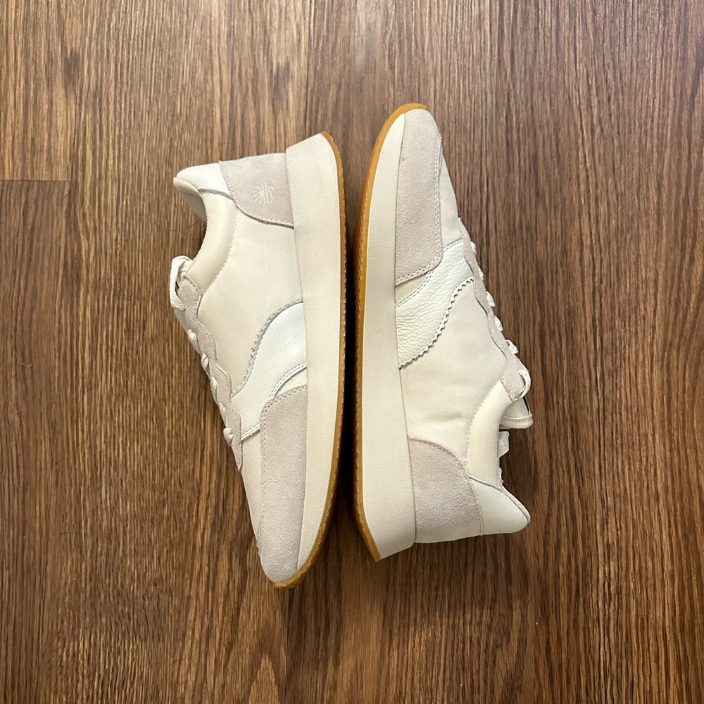 *BRAND NEW* Soludos Sneaker